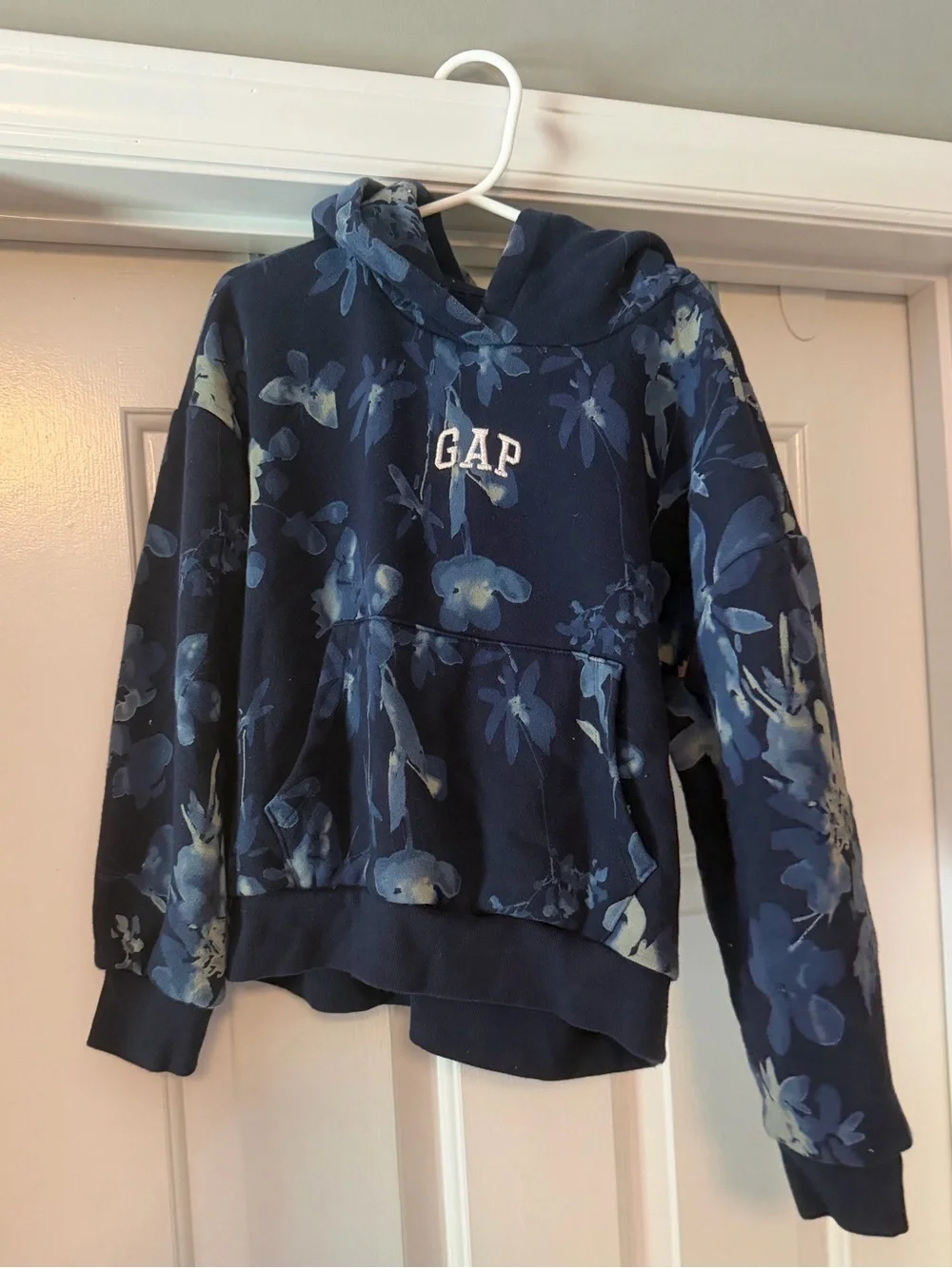 GAP Kids Hooded Sweatshirt Size M(8)